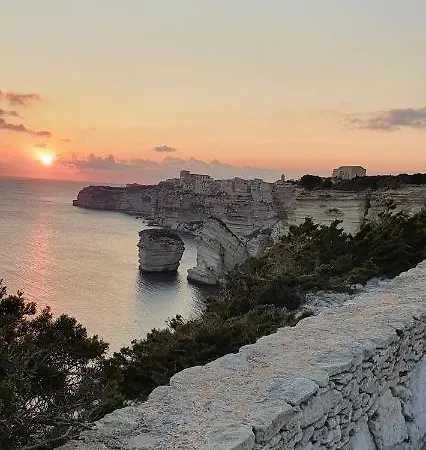 Bel appartement dans hameau calme Bonifacio  Extérieur photo